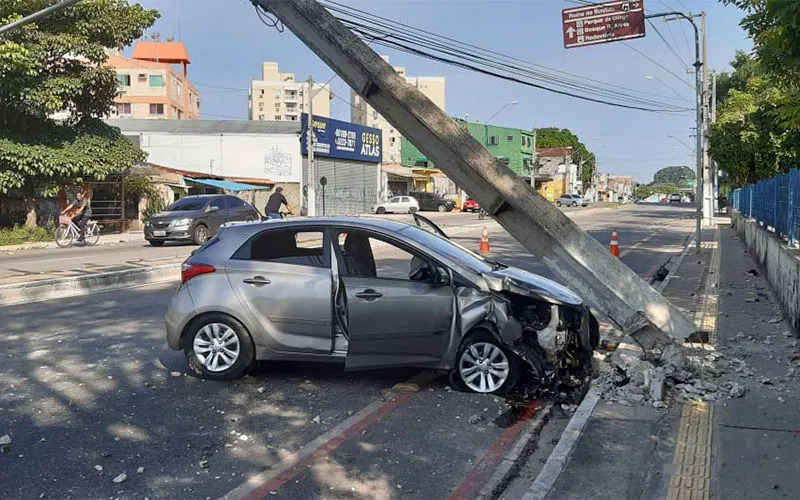 Acidentes envolvendo postes e automóveis aumentam no Pará