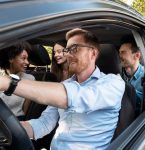 Situação no carro pode atrasar movimentos oculares essenciais para dirigir com segurança; entenda