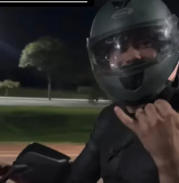 Henrique e Juliano driblam trânsito de forma inusitada; veja vídeo