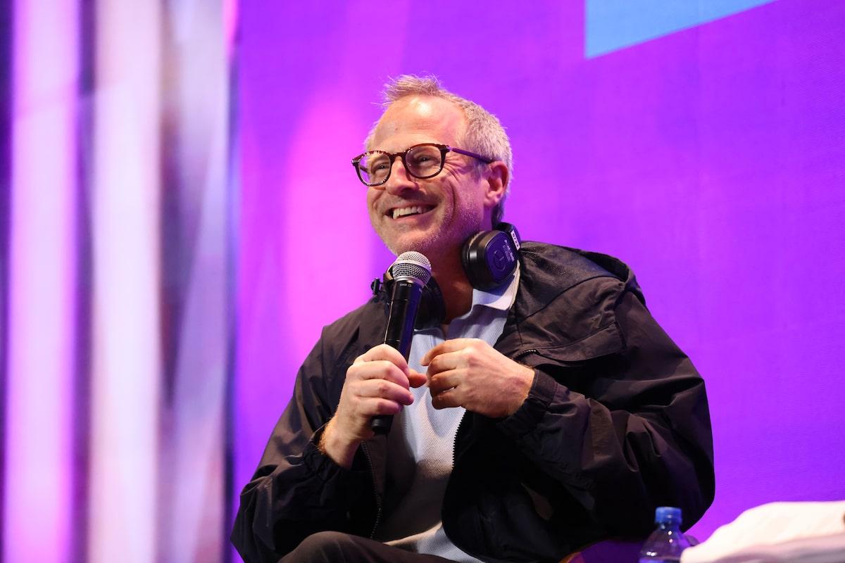 Spike Jonze: Relações com IAs vão acontecer, temos que pensar em como fazê-las positivas