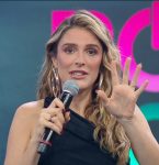 Rafa Brites reflete sobre padrões de beleza e diz que tem se desprendido de cobranças