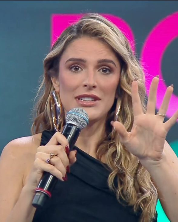 Rafa Brites reflete sobre padrões de beleza e diz que tem se desprendido de cobranças