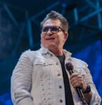 Marrone comenta polêmica após dizer ser 'meio gay' durante show