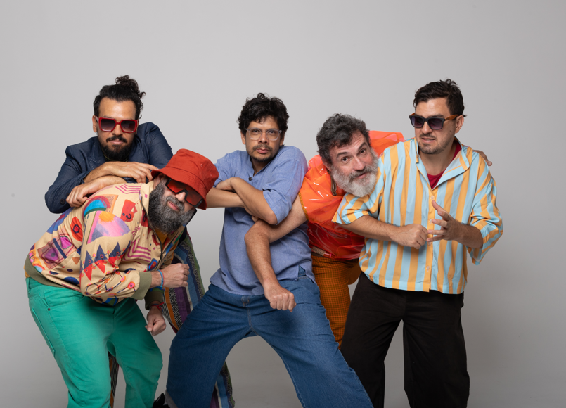 Com 25 anos de carreira, Mombojó reencontra público paraense em show no 'Psica de Verão'