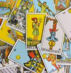 Tarot: conheça as cartas que podem simbolizar traição, mentiras e falsas intenções