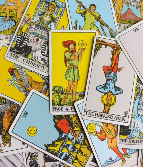 Tarot: conheça as cartas que podem simbolizar traição, mentiras e falsas intenções