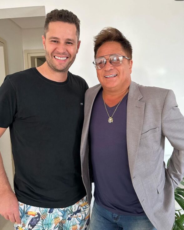 Pedro Leonardo se declara ao pai, Leonardo, em show: “Melhor amigo que tenho”