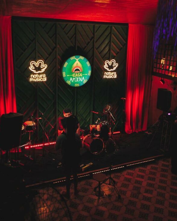 Gigante dos cosméticos renova parceria com casa de shows para oferecer eventos gratuitos em Belém