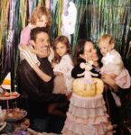 Chay Suede se declara para Laura Neiva e presenteia a esposa com buquê: “Vida e amor”