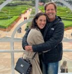 Adriana Birolli celebra 1 ano de casamento com diretor 24 anos mais velho: “Viva o amor”