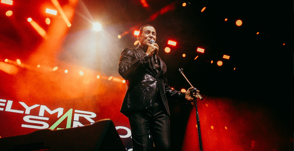 Elymar Santos canta a sedução do amor em show único em Belém